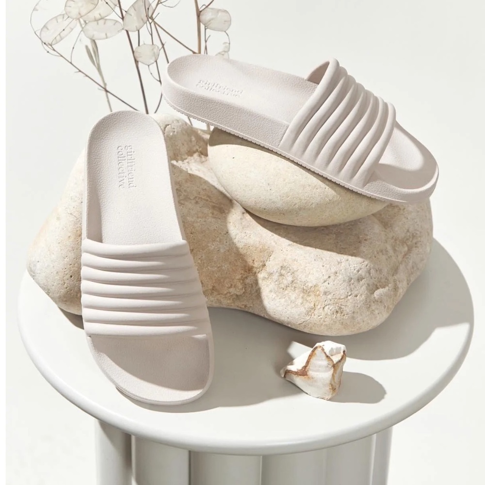 Girlfriend Collective Pearl ReSlide Size 6 Pool Slide Sandals White